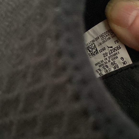 Puma Black shoes w/gold hardware. Women’s Defy Mid-Top training shoe. - Picture 10 of 12